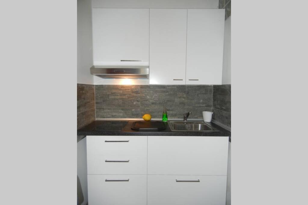 "Little Sicilian Home"-Room With A Private Bathroom & Kitchen -Fridge - And Shared A Beautiful Terrace On Hostel Taormina Center Exterior foto